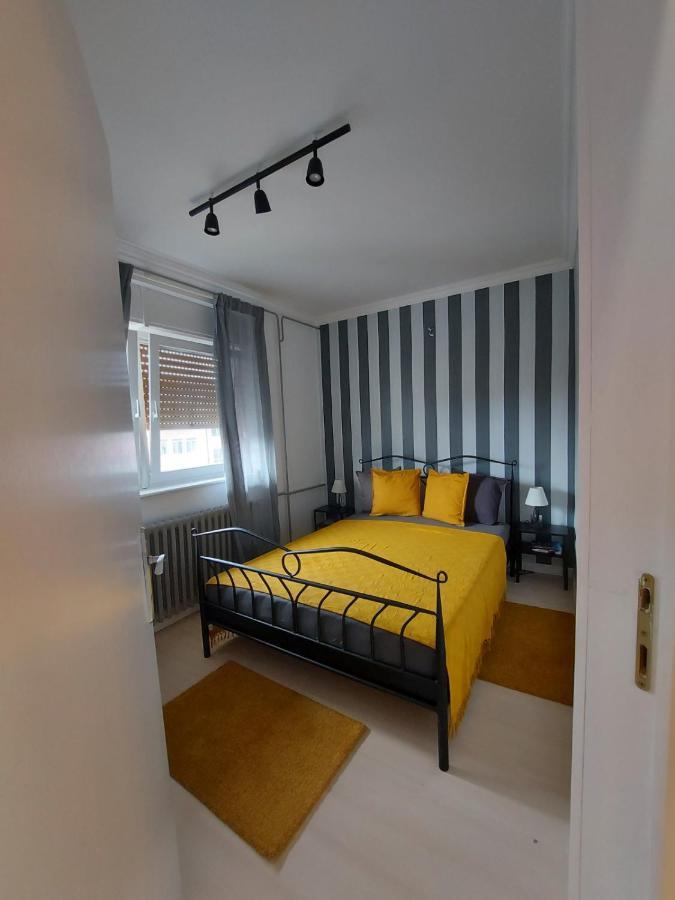 Center Danube Street Apartment Novi Sad Exteriör bild