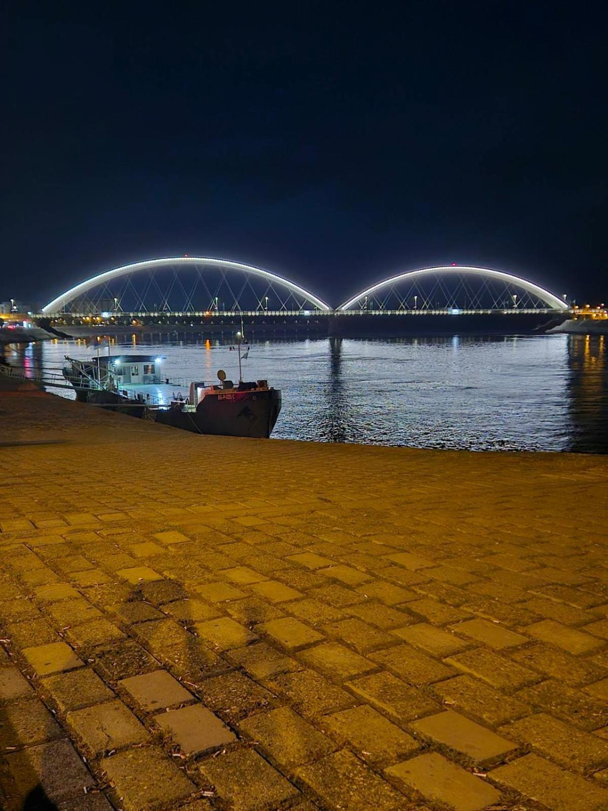 Center Danube Street Apartment Novi Sad Exteriör bild